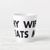 Mijn vrouw slaat me retro  grappig latte mok (Voorkant)