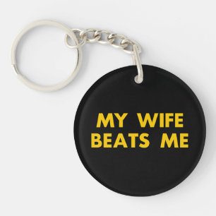 Mijn vrouw slaat me retro  grappig sleutelhanger