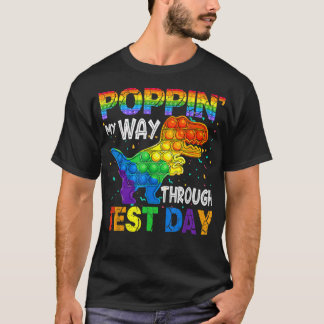 Mijn weg door de Pop van de testdag, het dinosauru T-shirt