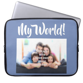 "Mijn wereld" - Gezinsfoto op een laptophoes Laptop Sleeve