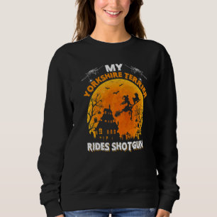 Mijn Yorkshire Terrier-hond rijdt shotgun Hallowee Trui
