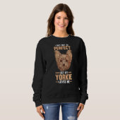 Mijn Yorkshire Terrier houdt van me Trui (Voorkant volledig)