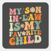 Mijn zoon in de wet is mijn favoriete kinderretro vierkante sticker (Voorkant)