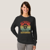 Mijn zus is een schaapskooi t-shirt (Voorkant volledig)