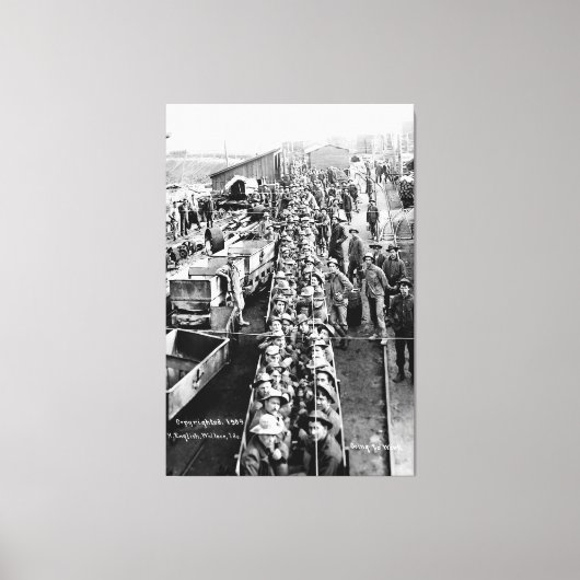 Mijnwerkers in de trein klaar voor afdaling onderg canvas afdruk (Voorkant)