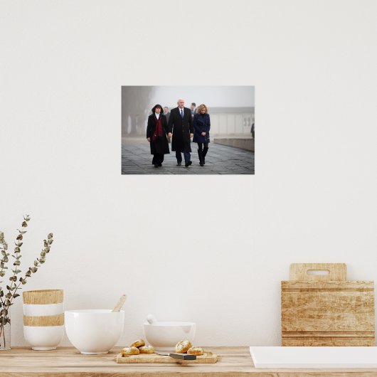 Mike, Karen en Charlotte Pence in Dachau Poster (Keuken)