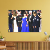 Mike & Karen Pence - Trumps dansen op achtergrond Canvas Afdruk (Insitu (Woonkamer))