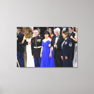 Mike & Karen Pence - Trumps dansen op achtergrond Canvas Afdruk