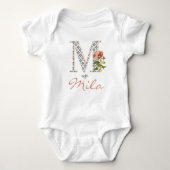 Mila Name onthult Floral Letter M Girl Whimsical Romper (Voorkant)