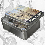 Milano Italië Gotische kathedraal Duomo Vintage Tr Puzzel<br><div class="desc">illustratie Europese reisposter kunst met een uitzicht van Milaan,  Italië met de gotische kathedraal "Duomo di Milano" op een prachtige zonnige dag. Klassieke Italiaanse religieuze architectuur.</div>