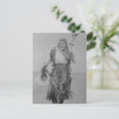 Mildred Douglas. Briefkaart (Staand voorkant)