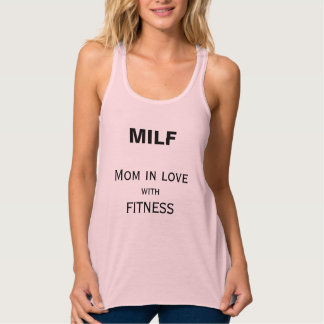 MILF mam in liefde met FITNESS Roze Tanktop