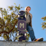 Militair Camouflage Groen Paars Monogram Persoonlijk Skateboard<br><div class="desc">Het militaire Camouflage Groene Paarse Monogram Skateboard heeft een militair uitzicht op degenen die ons land hebben gediend of net als de camouflage. Veel plezier en persoonlijk met je initiaal.</div>