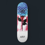 *~* Militair ROOS Rood Wit Blauw Vlag Persoonlijk Skateboard<br><div class="desc">* Energetisch verbeterd / inspuift LONG STEM ROOS silhouet op American Flag * Patriottische American Flag met een LONG STEM ROOS silhouet. Ja. Dit ontwerp toont de Amerikaanse vlag, ook wel bekend als Old Glory en Stars and Stripes. Dit Waterverf Amerikaanse vlagontwerp bevat de kleuren Rood Wit Blauw in de...</div>