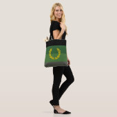 Militair uniform trotsvlag tote bag (Op model)
