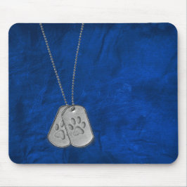 Militaire doosjes met verfdrukken op leder muismat