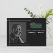 Militaire groene vlag bij het houden van geheugen  bedankkaart (Staand voorkant)