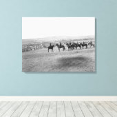 Militaire Mannen Survey of an Distant Lakota Camp Canvas Afdruk (Insitu (Houten vloer))