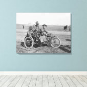 Militaire motorfiets met Pistool van sidecar en ma Canvas Afdruk (Insitu (Houten vloer))