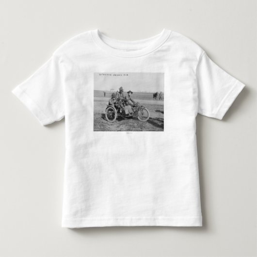 Militaire motorfiets met Pistool van sidecar en ma Kinder Shirts (Voorkant)