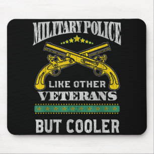 Militaire politie zoals andere veteranen, maar koe muismat