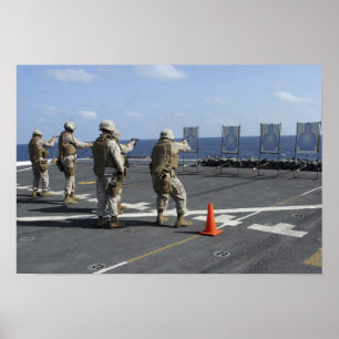 Militaire politietraining met de Berretta M9 Poster