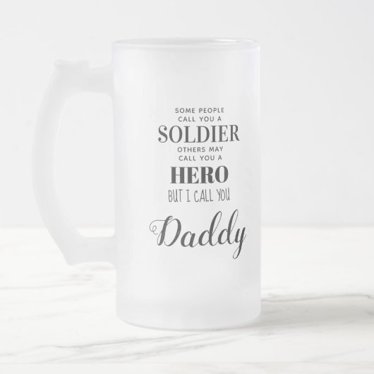 Militaire soldaat held papa vaders dag foto matglas bierpul (Links)