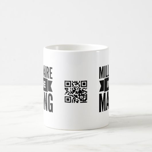 Miljonair in de Mok Making Coffee (Center)