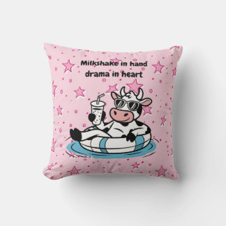 Milkshake in Hand, Drama in Heart | Cool Cow Decor Kussen