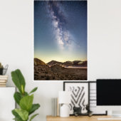 Milky Way Over Desert Mountains Night Sky Art Poster (Thuiskantoor)