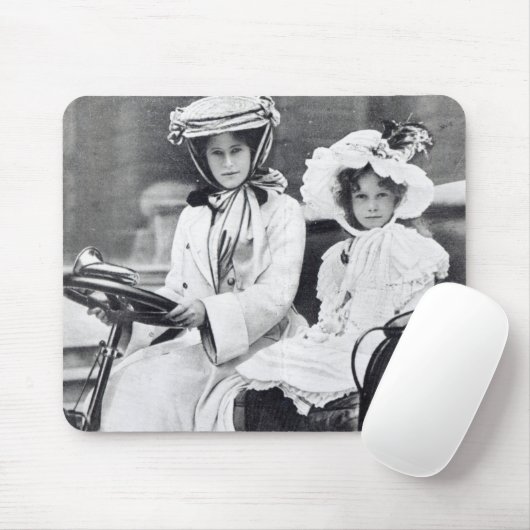 Millicent Duchess van Sutherland en haar dochter Muismat (Met muis)