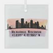 Milwaukee City Skyline Latitude en Longitude Glas Ornament (Voorkant)