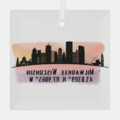 Milwaukee City Skyline Latitude en Longitude Glas Ornament (Achterkant)