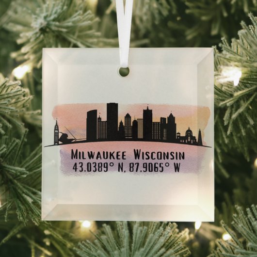 Milwaukee City Skyline Latitude en Longitude Glas Ornament (Insitu)