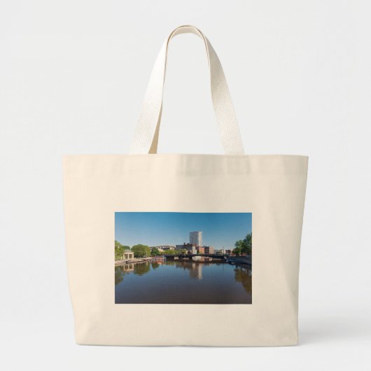 Milwaukee River Front en State Street Bridge Grote Tote Bag (Voorkant)