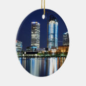 Milwaukee Skyline in Night Keramisch Ornament (Rechts)