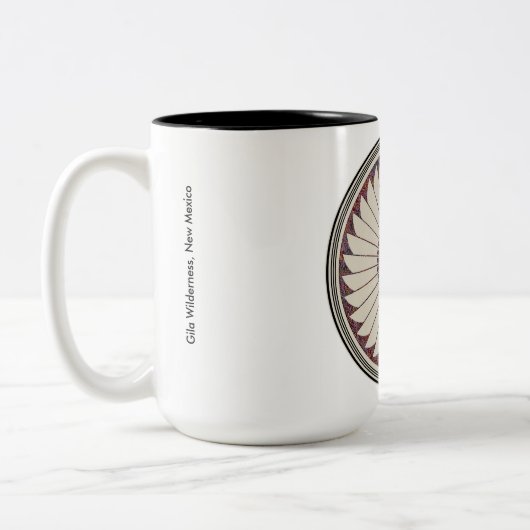 Mimbres Pottery Design Tweekleurige Koffiemok (Links)