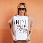 Mimi van de Eigen maatfamilie van het meisje van B T-shirt<br><div class="desc">Mimi van het verjaardagsmeisje aangepaste shirten op maat gesneden verjaardagskraad shirten zijn perfect voor elk speciaal meisjesverjaardagsfeestje! Onze gepersonaliseerde familie die verjaardagskraad shirten passen, zijn perfect voor elke verjaardagsfeestgebeurtenis. Niet alleen zullen ze een geweldig gesprek beginnen, maar ze zullen er ook voor zorgen dat je een paar prachtige foto's kunt...</div>