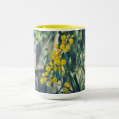 Mimosa-boom met gele bloemen mok (Midden)