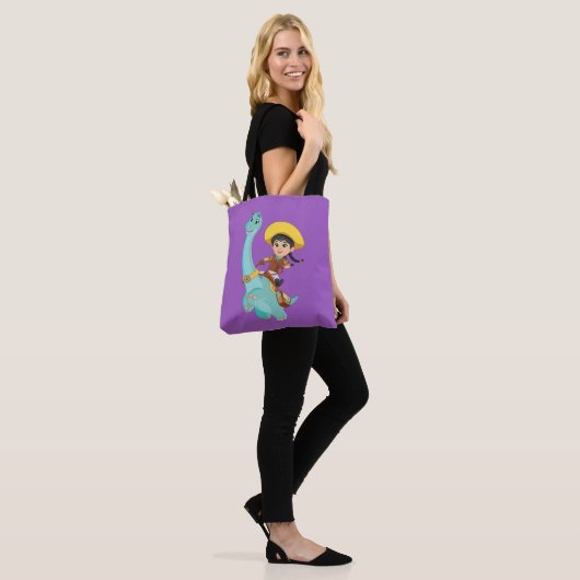 Min en klaver | Happy Cowgirl & Brontosaurus Ride Tote Bag (Op model)
