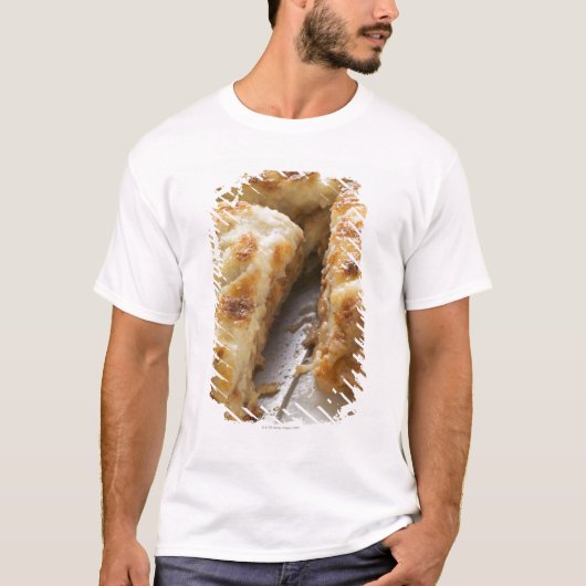 Mince lasagna, een partitiedoorsnede t-shirt (Voorkant)