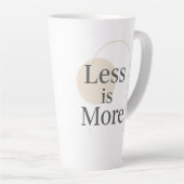 Minder is meer – minimalistisch modern offerteontw latte mok (Rechterhoek)