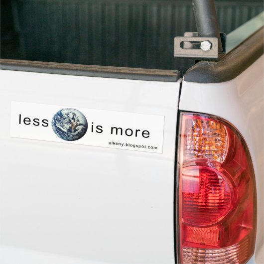 Minder-is-meer-sticker 2 bumpersticker (Op Truck)