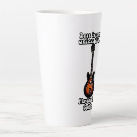 Minder is meer tenzij het gitaren speelt latte mok (Voorkant)