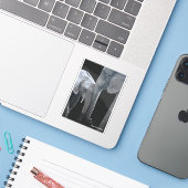 Minder meer liefde, originele olifantenkunst sticker (Laptop met iPhone)