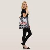 Minder nieuws alstublieft Canvas tas (Op model)