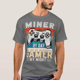 Minder-op-dag gamer met nachtelijke videogamingven t-shirt