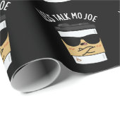 Minder praten Mo Joe Funny Coffee Pun Dark BG Cadeaupapier (Rol Hoek)