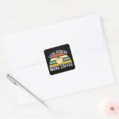 Minder stress meer koffie vierkante sticker (Envelop)