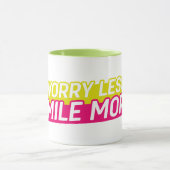 Minder zorgen, glimlach nog meer mok (Midden)